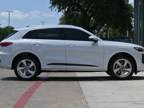 Used 2025 Audi Q5 Premium Plus w/ Premium Plus AWD/4WD image 10