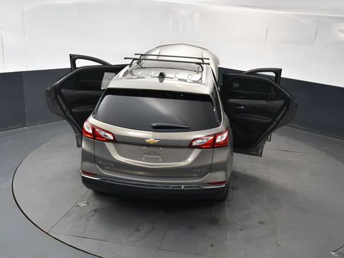 Used 2019 Chevrolet Equinox LT w/ Sun & Navigation Package image 9