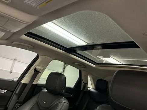 Used 2018 Cadillac XT5 Luxury w/ Driver Awareness Package image 19