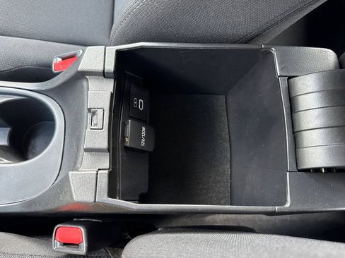 Used 2024 Toyota Corolla LE FWD image 32