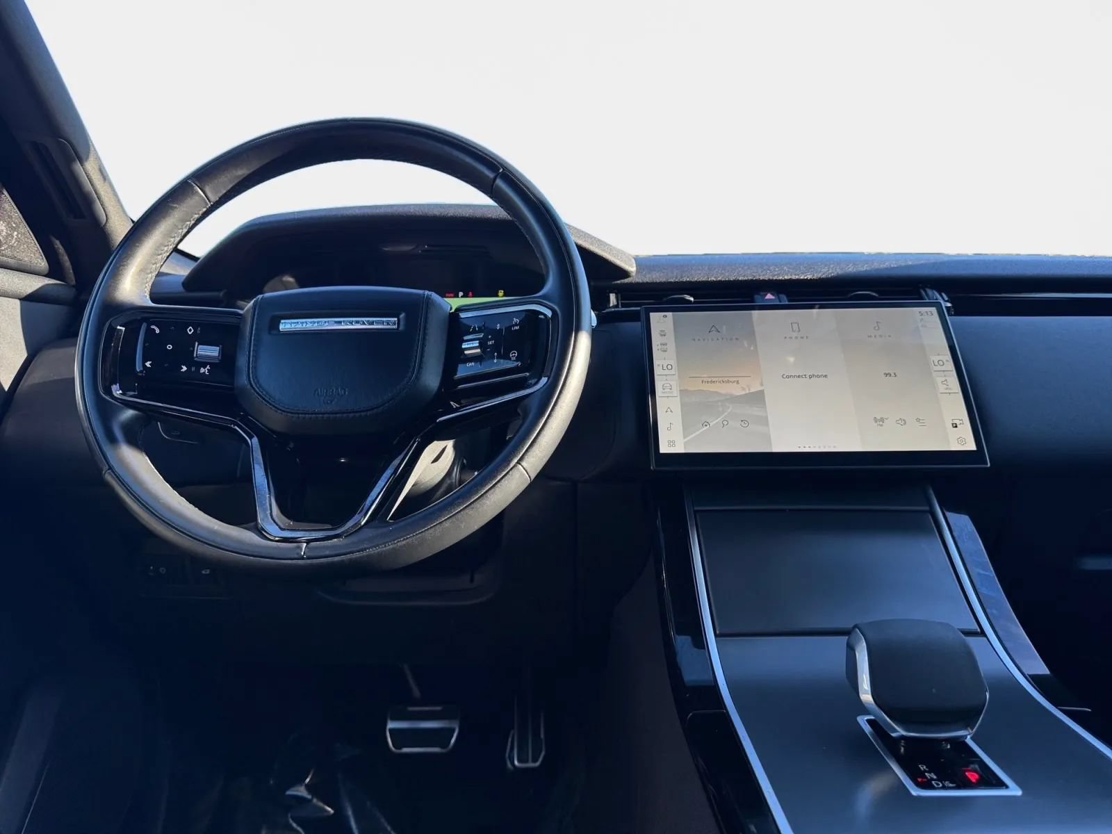 Used 2025 Land Rover Range Rover Velar Dynamic SE AWD/4WD image 13