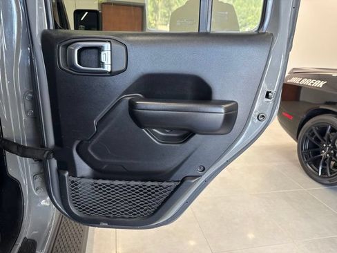 Used 2021 Jeep Gladiator Sport AWD/4WD image 42