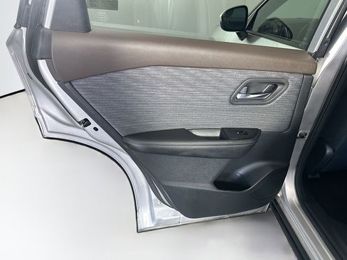 Used 2023 Nissan Rogue SV AWD/4WD image 27