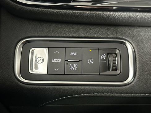 Used 2026 Buick Enclave Avenir w/ Super Cruise Package AWD/4WD image 19
