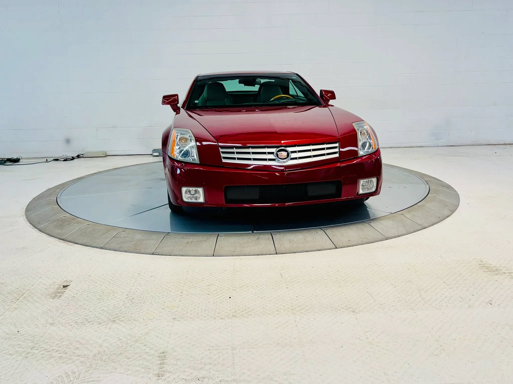 Used 2006 Cadillac XLR RWD image 15