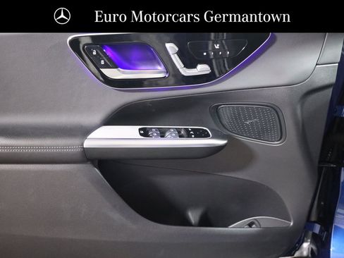 Used 2026 Mercedes-Benz GLC 300 4MATIC image 9
