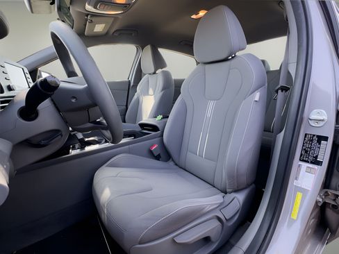 Used 2022 Hyundai Elantra SEL FWD image 8