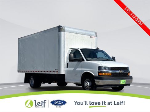 Used 2022 Chevrolet Express 4500 Extended w/ Power Convenience Package RWD image 1