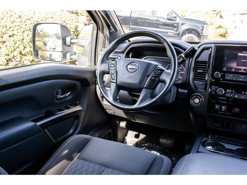 Used 2023 Nissan Titan SV w/ SV Convenience Package RWD image 13