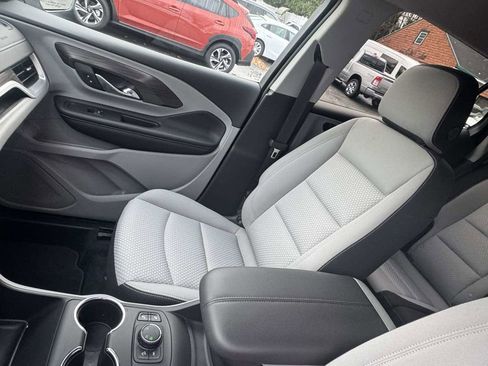 Used 2023 GMC Terrain SLE w/ Driver Convenience Package image 15