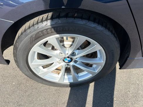 Used 2017 BMW 320i xDrive Sedan AWD/4WD image 17