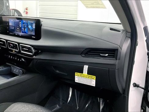 New 2026 Nissan Sentra SV w/ Floor Mat Package FWD image 33