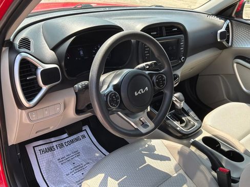 Used 2022 Kia Soul LX FWD image 19