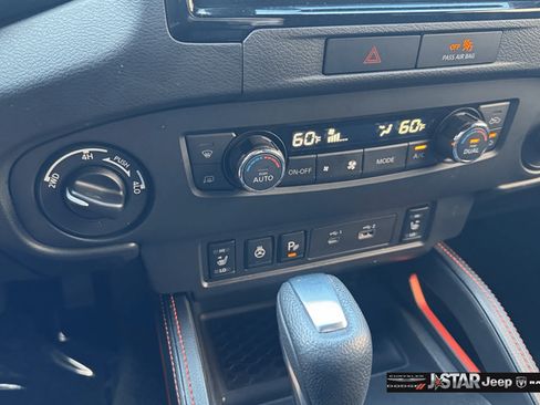 Used 2023 Nissan Frontier PRO-4X w/ Pro Convenience Package AWD/4WD image 15