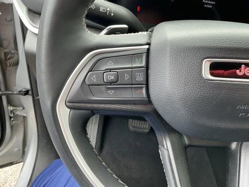 Used 2024 Jeep Grand Cherokee Altitude AWD/4WD image 22