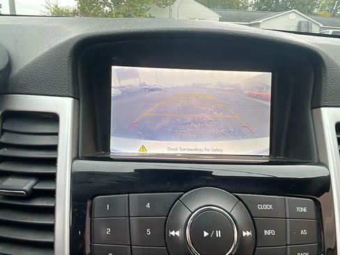 Used 2016 Chevrolet Cruze LT image 14