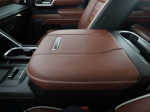 Used 2025 GMC Sierra 3500 Denali Ultimate image 30