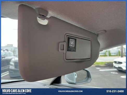Certified 2025 Volvo XC40 B5 Plus w/ Protection Package Premier image 34