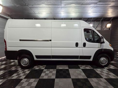 Used 2024 RAM ProMaster 2500 image 9