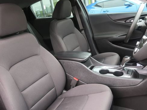 Used 2020 Chevrolet Malibu LT image 27