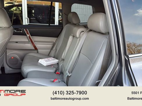 Used 2013 Toyota Highlander Limited image 26