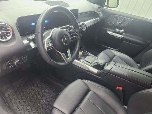 Used 2021 Mercedes-Benz GLB 250 4MATIC image 23