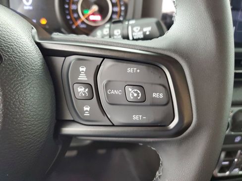 Used 2025 Jeep Wrangler Sport S image 22