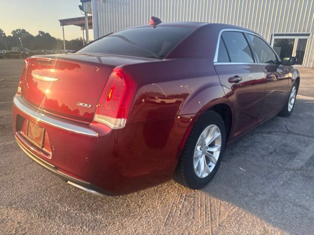 Used 2015 Chrysler 300 Limited w/ 300 Premium Group RWD image 2