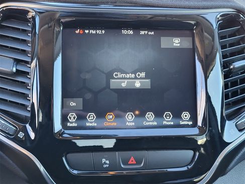 Used 2020 Jeep Cherokee Limited image 19