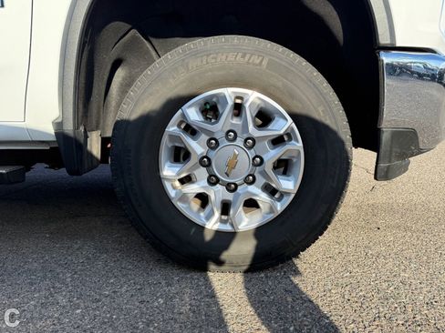 Certified 2022 Chevrolet Silverado 2500 LT w/ Convenience Package AWD/4WD image 6