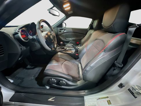 Used 2020 Nissan 370Z Coupe RWD image 15