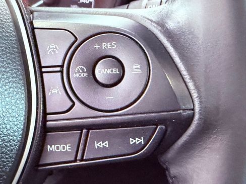 Used 2023 Toyota Corolla Cross LE w/ Moonroof Package AWD/4WD image 21