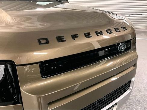 Certified 2025 Land Rover Defender 130 S AWD/4WD image 30