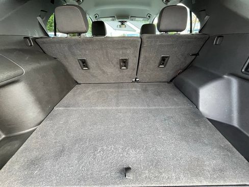 Used 2021 Chevrolet Equinox LT FWD image 23