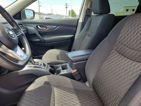 Used 2020 Nissan Rogue S FWD image 17