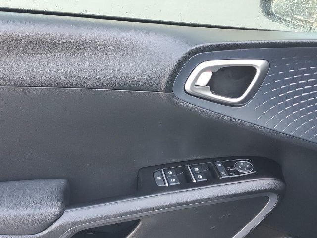 Used 2023 Kia Soul EX FWD image 19