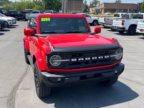 Used 2024 Ford Bronco Outer Banks AWD/4WD image 5