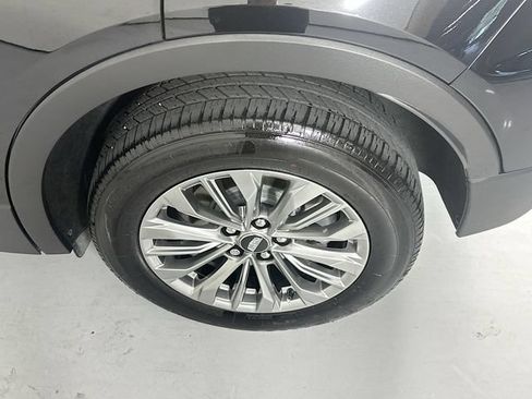 Used 2024 Cadillac XT4 Premium Luxury AWD/4WD image 29