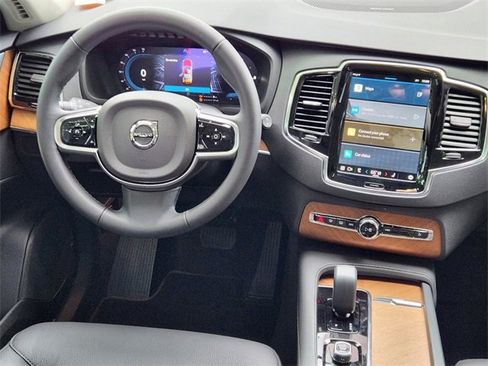 Used 2025 Volvo XC90 T8 Plus w/ Protection Package Premier image 31