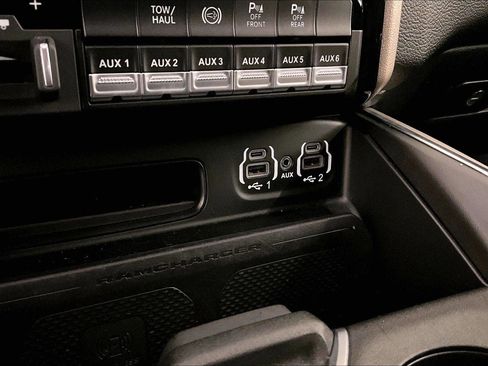 Used 2024 RAM 3500 Laramie image 31