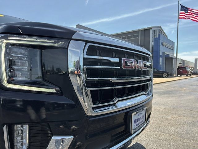 Used 2023 GMC Yukon SLT AWD/4WD image 4