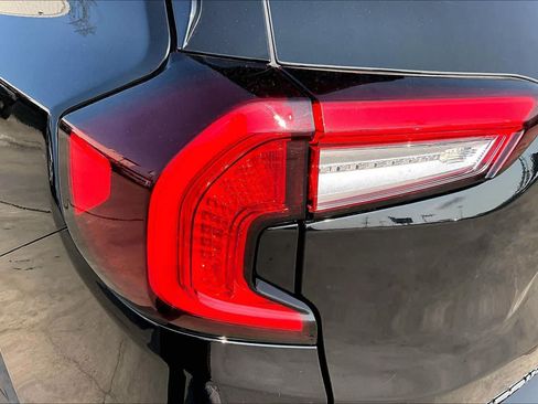 Used 2024 GMC Terrain SLT AWD/4WD image 29