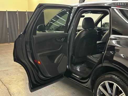 Used 2017 Audi Q7 3.0T Premium Plus w/ Premium Plus Package AWD/4WD image 17