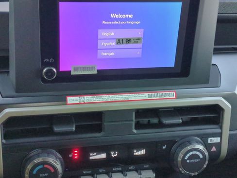 Used 2025 Toyota Tacoma SR5 AWD/4WD image 18