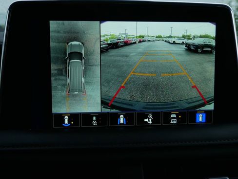 Used 2023 Chevrolet Tahoe High Country AWD/4WD image 21