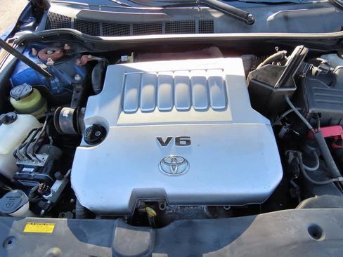 Used 2010 Toyota Camry LE image 9