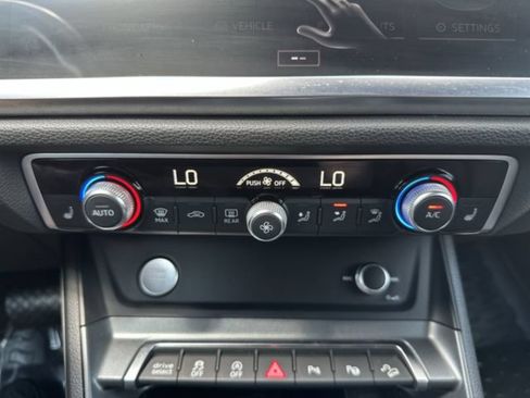 Used 2019 Audi Q3 2.0T Prestige AWD/4WD image 18
