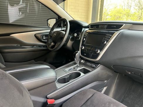 Used 2019 Nissan Murano SV w/ Cargo Package image 14