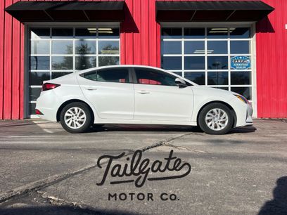 Used 2020 Hyundai Elantra SE w/ Cargo Package (C1)