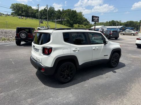 Used 2017 Jeep Renegade Altitude AWD/4WD image 5